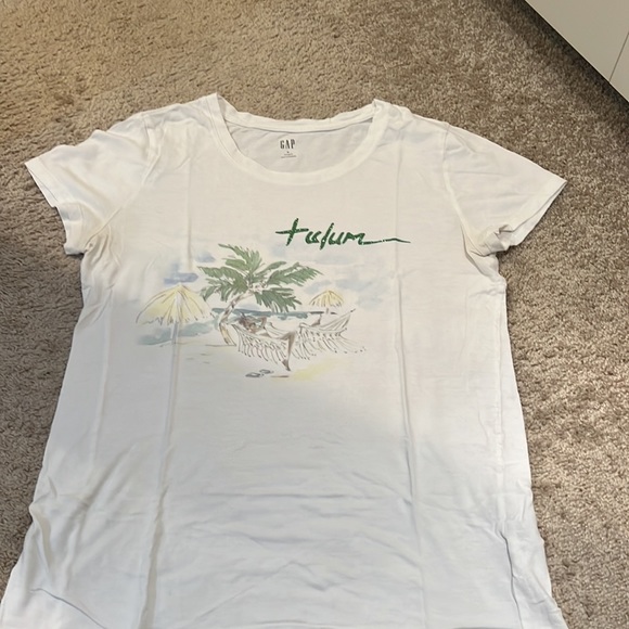 Express and gap Tees -short sleeve - Picture 6 of 6